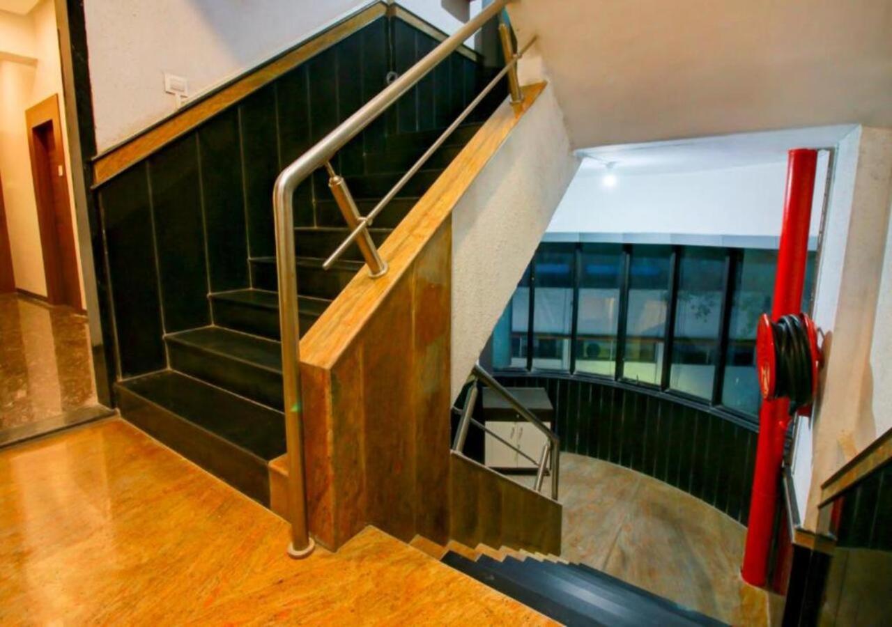Glitz Hotels The Ar Residency - Nr Thane Railway Station Екстер'єр фото
