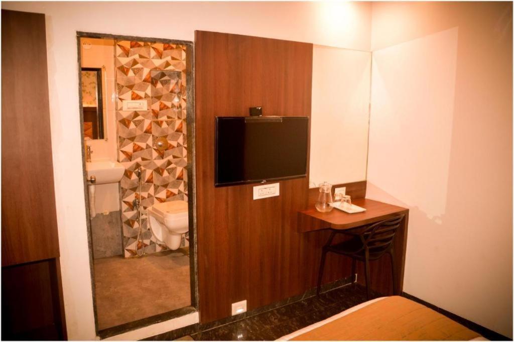Glitz Hotels The Ar Residency - Nr Thane Railway Station Екстер'єр фото