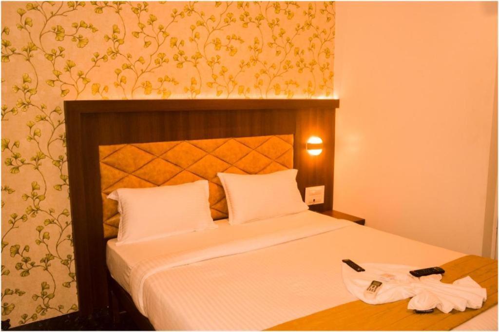 Glitz Hotels The Ar Residency - Nr Thane Railway Station Екстер'єр фото